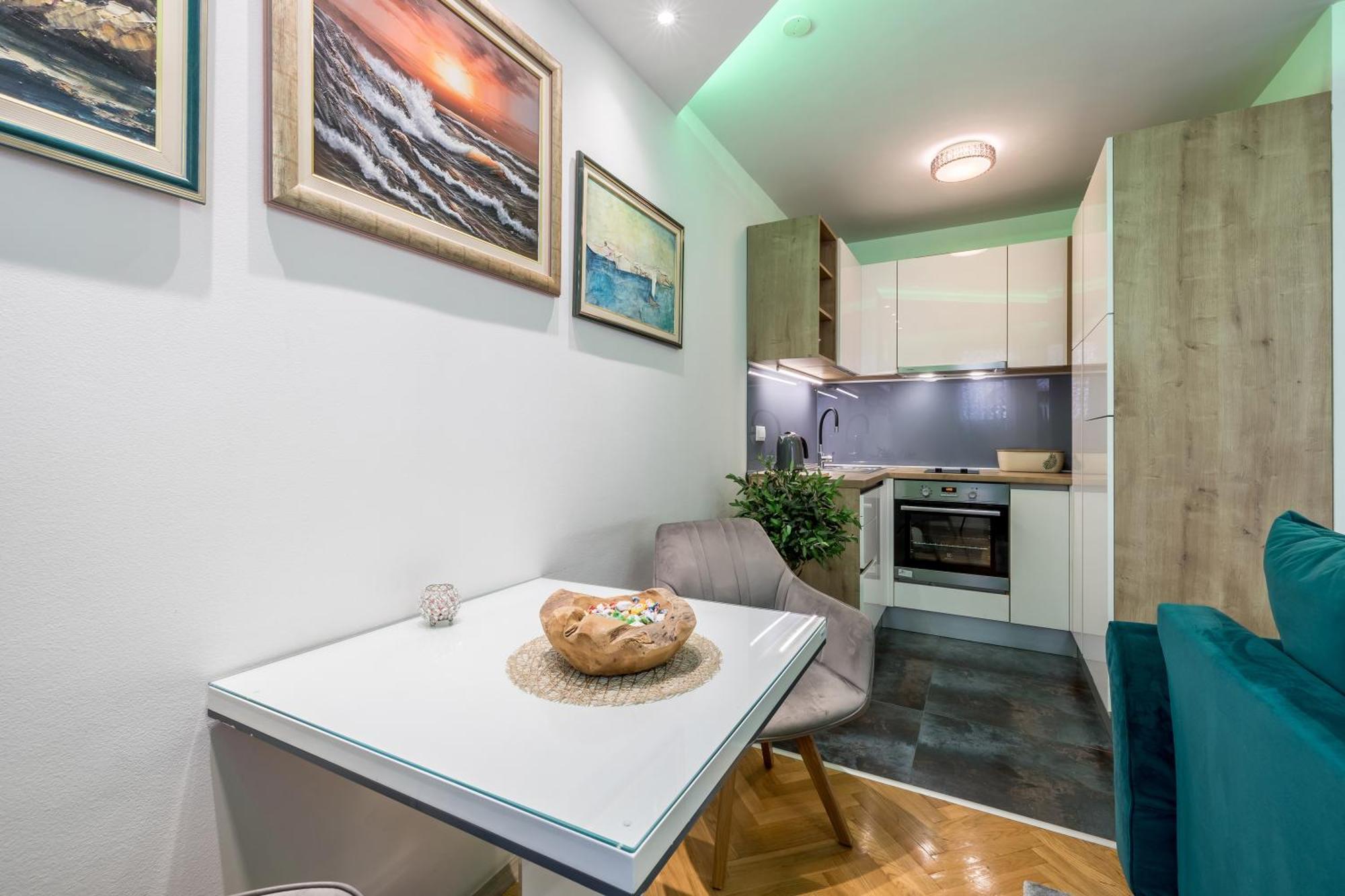 Noemi Luxury Apartment Солин Екстериор снимка